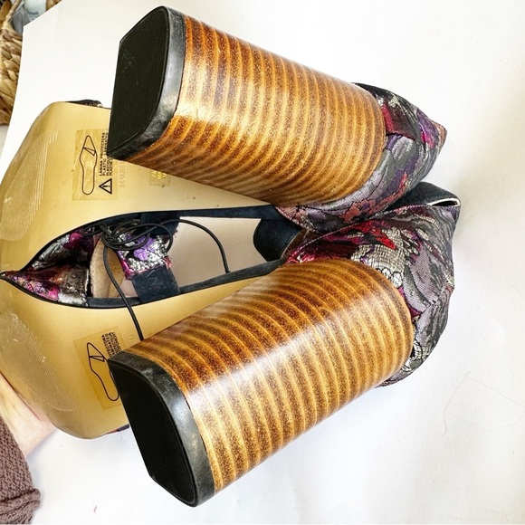 Anthropologie Women’s Tapestry Jacquard Floral Strappy Block Heel Sandals 39 - Picture 9 of 11